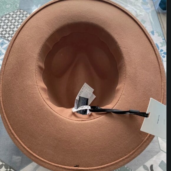 Chapeau en laine marron avec ruban noir - Brown Wool Hat with Black Ribbon - Picture 5 of 8